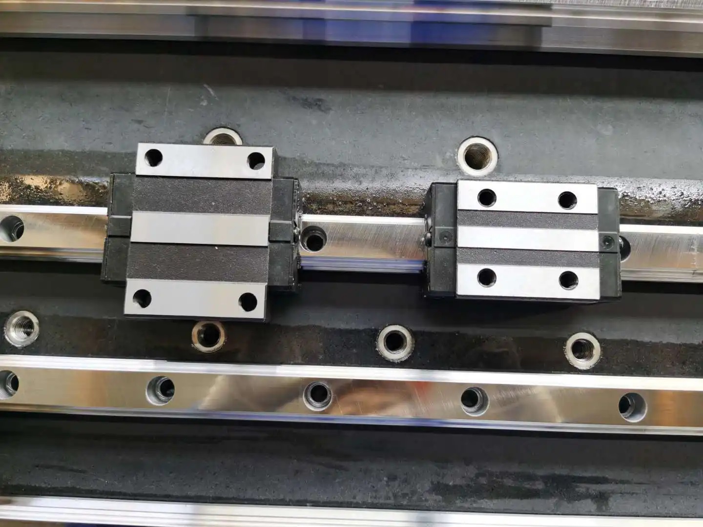 加工中心導(dǎo)軌圖片 加工中心導(dǎo)軌圖片