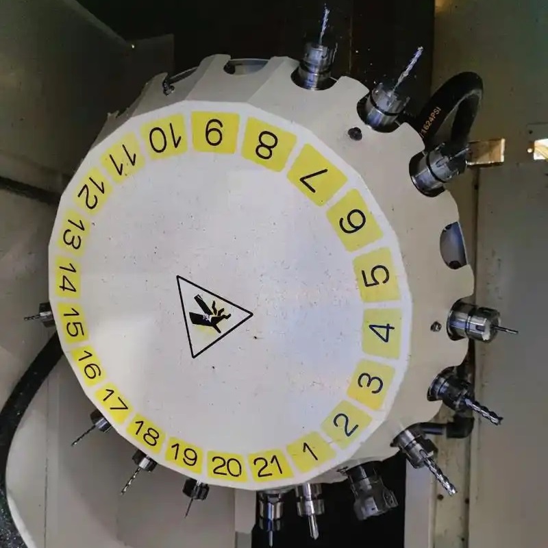 鉆攻機(jī)換刀